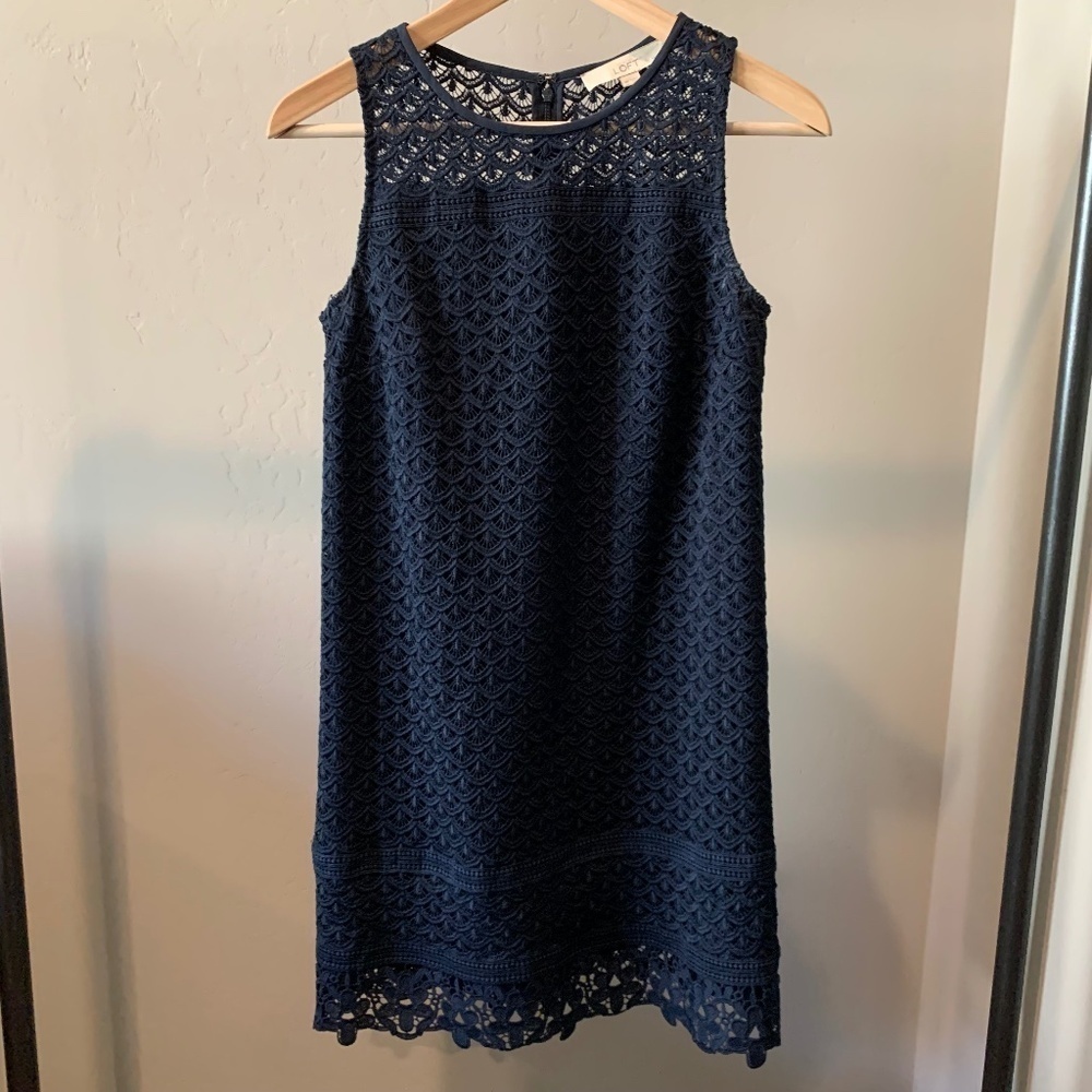 Ann Taylor LOFT | Navy Fan Lace Shift Dress - 0P